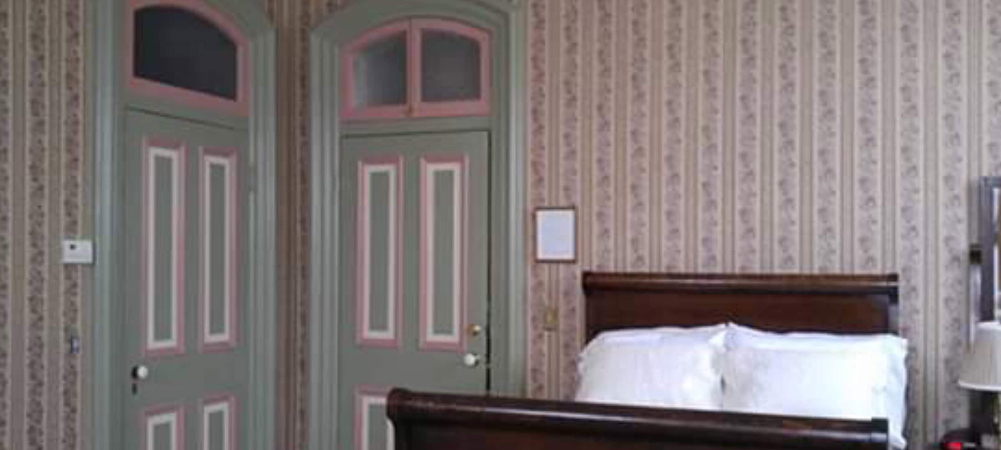 Winslow House Bed & Breakfast Condron Room